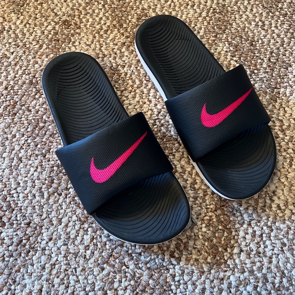 Nike womens slides size 9